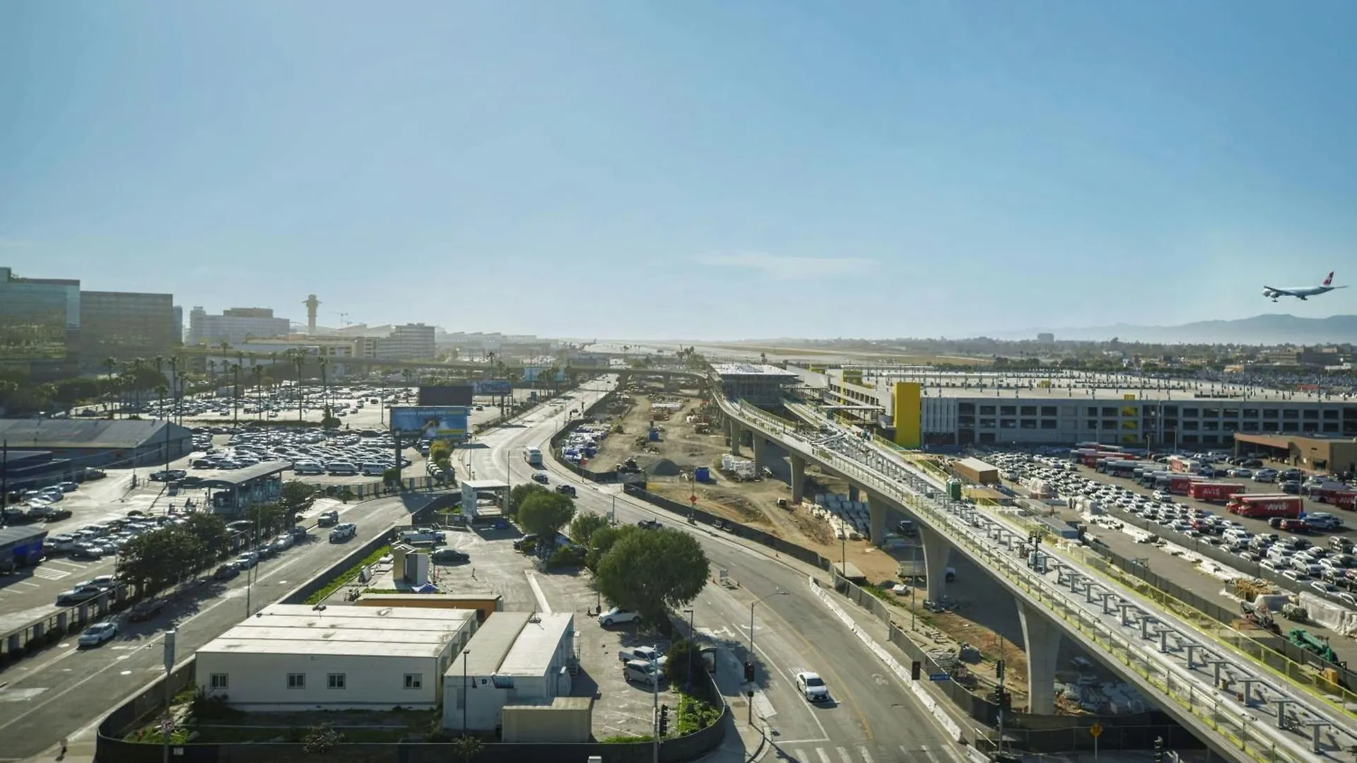 Renaissance Los Angeles Airport Hotel