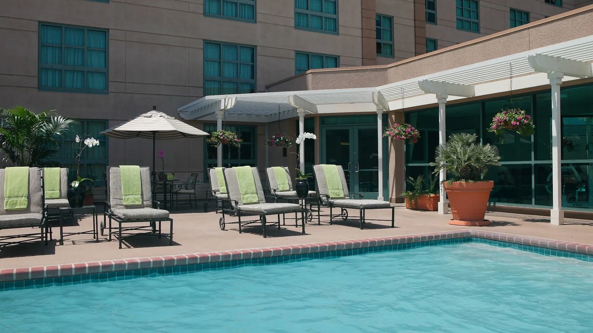 Renaissance Los Angeles Airport Hotel