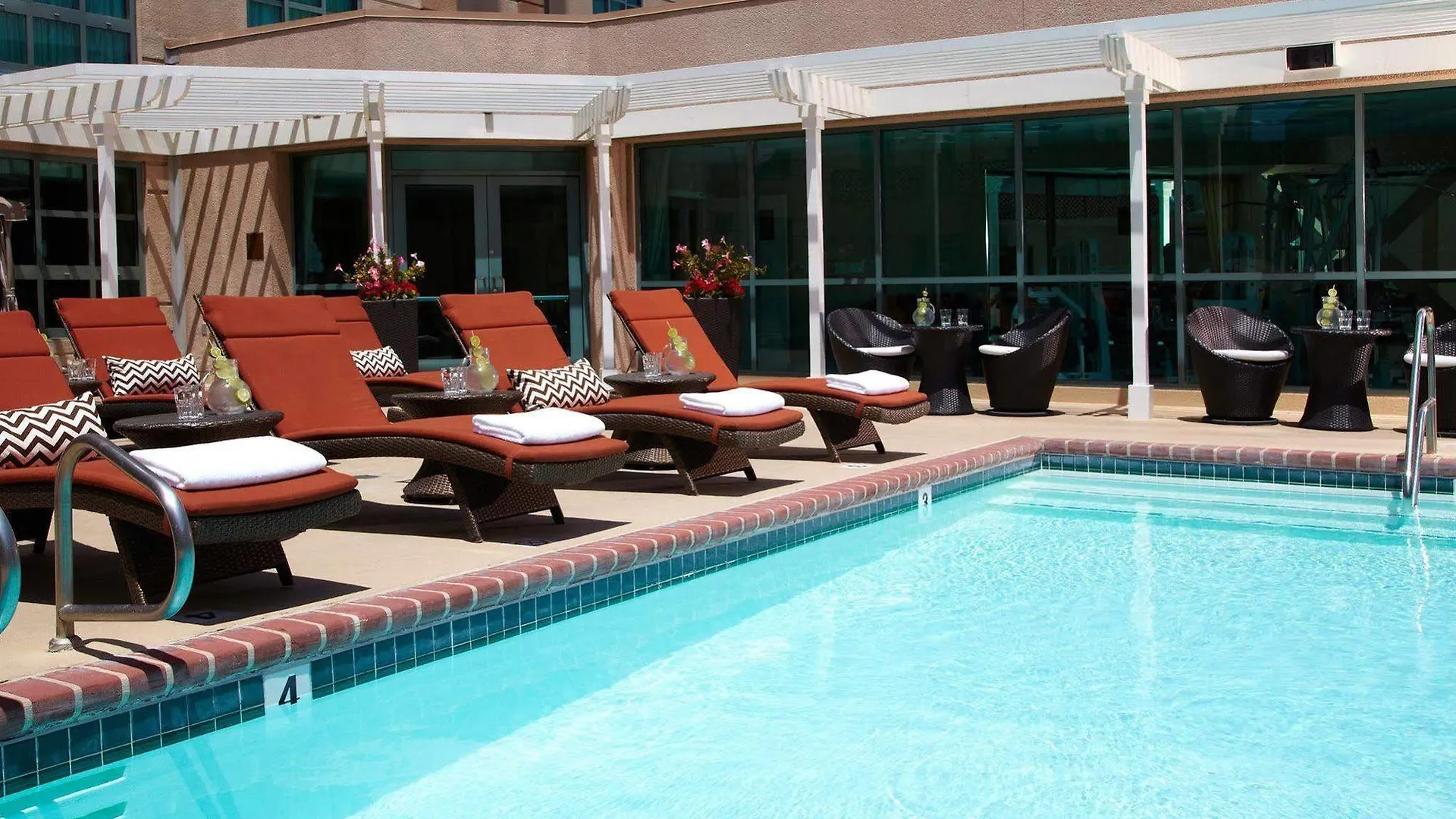 Renaissance Los Angeles Airport Hotel