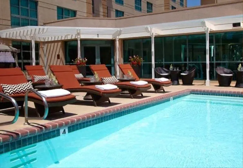 Renaissance Los Angeles Airport Hotel