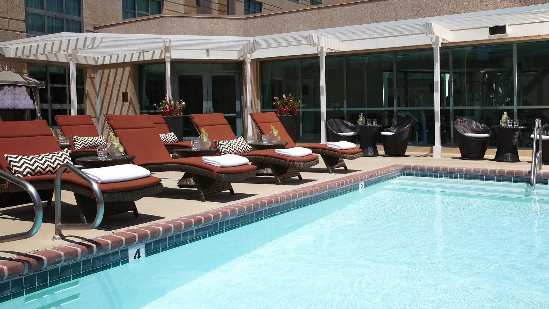 Renaissance Los Angeles Airport Hotel