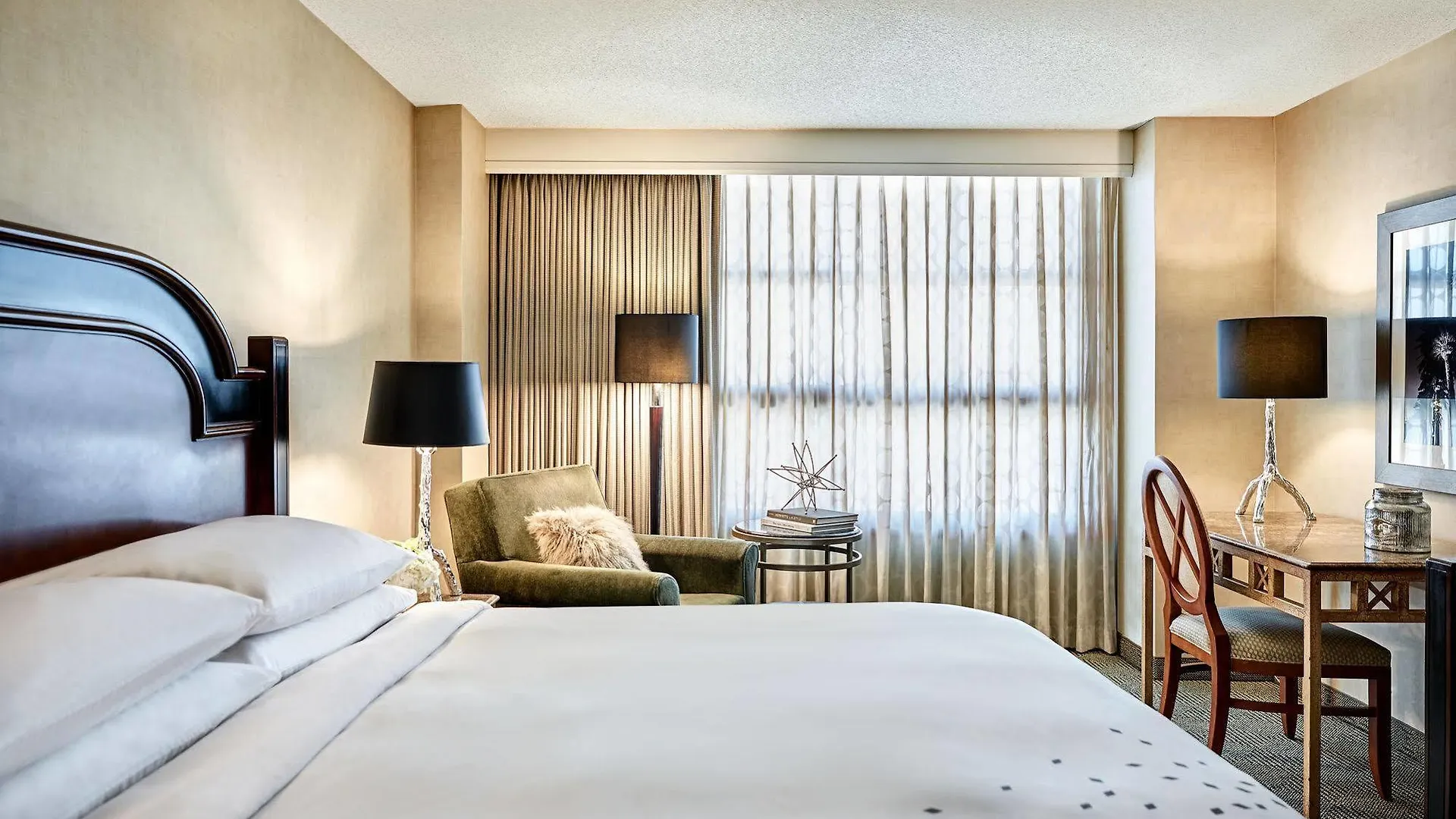 ****  Renaissance Los Angeles Airport Hotel United States
