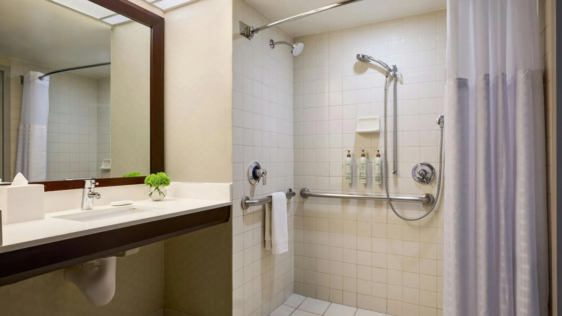 Renaissance Los Angeles Airport Hotel
