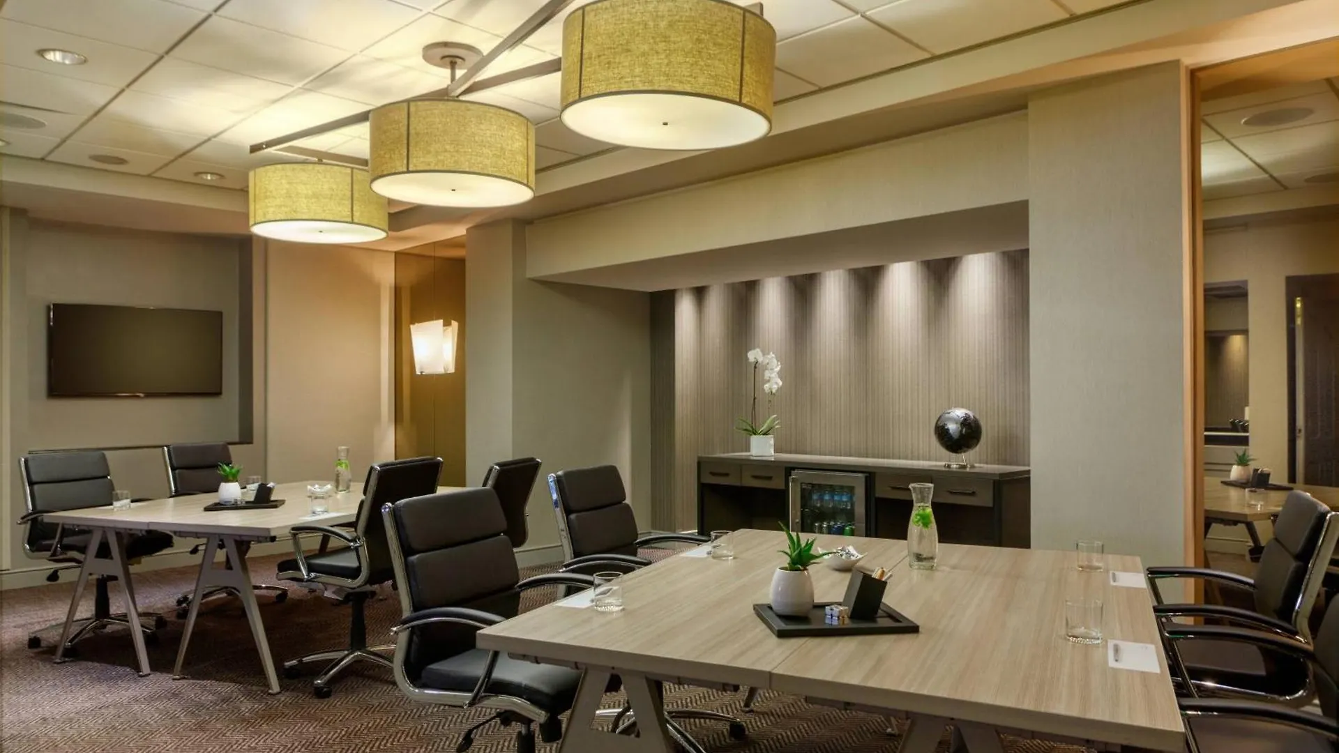 Renaissance Los Angeles Airport Hotel