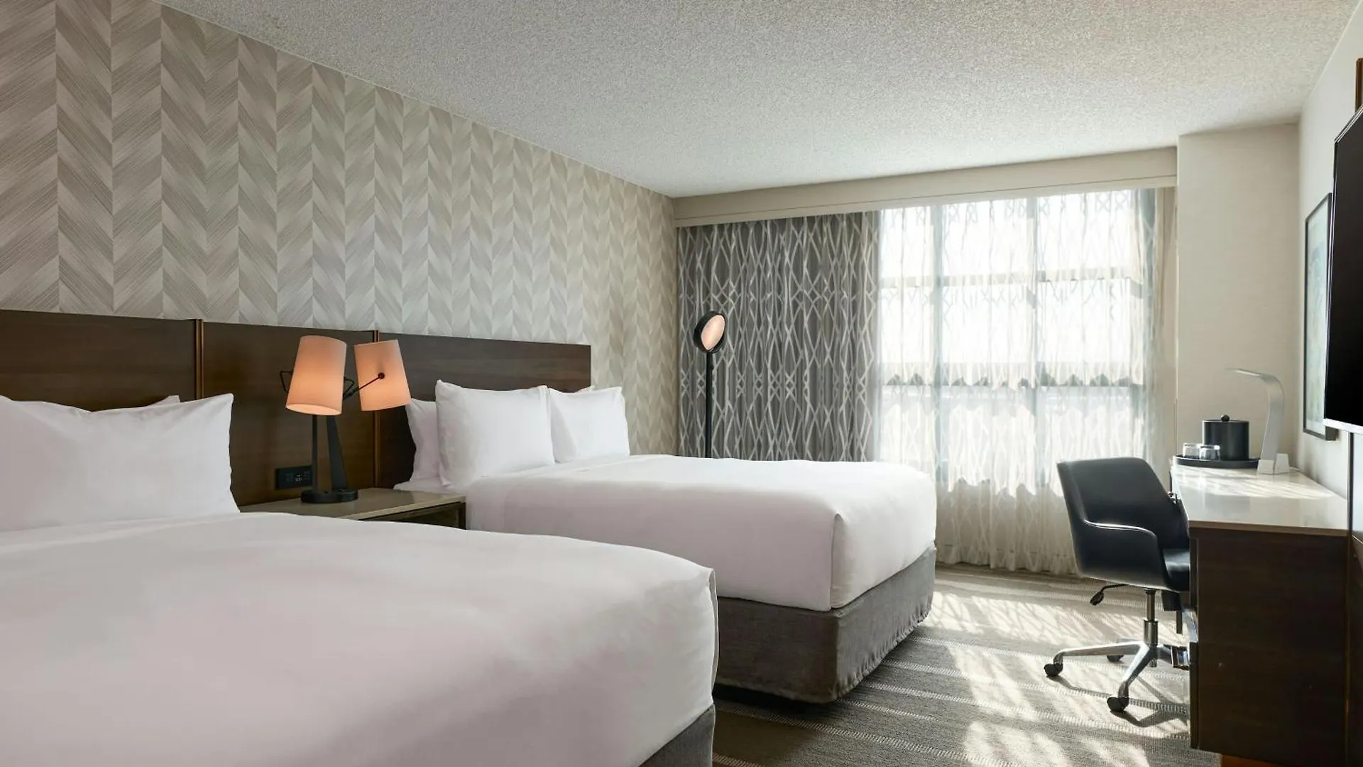 Renaissance Los Angeles Airport Hotel