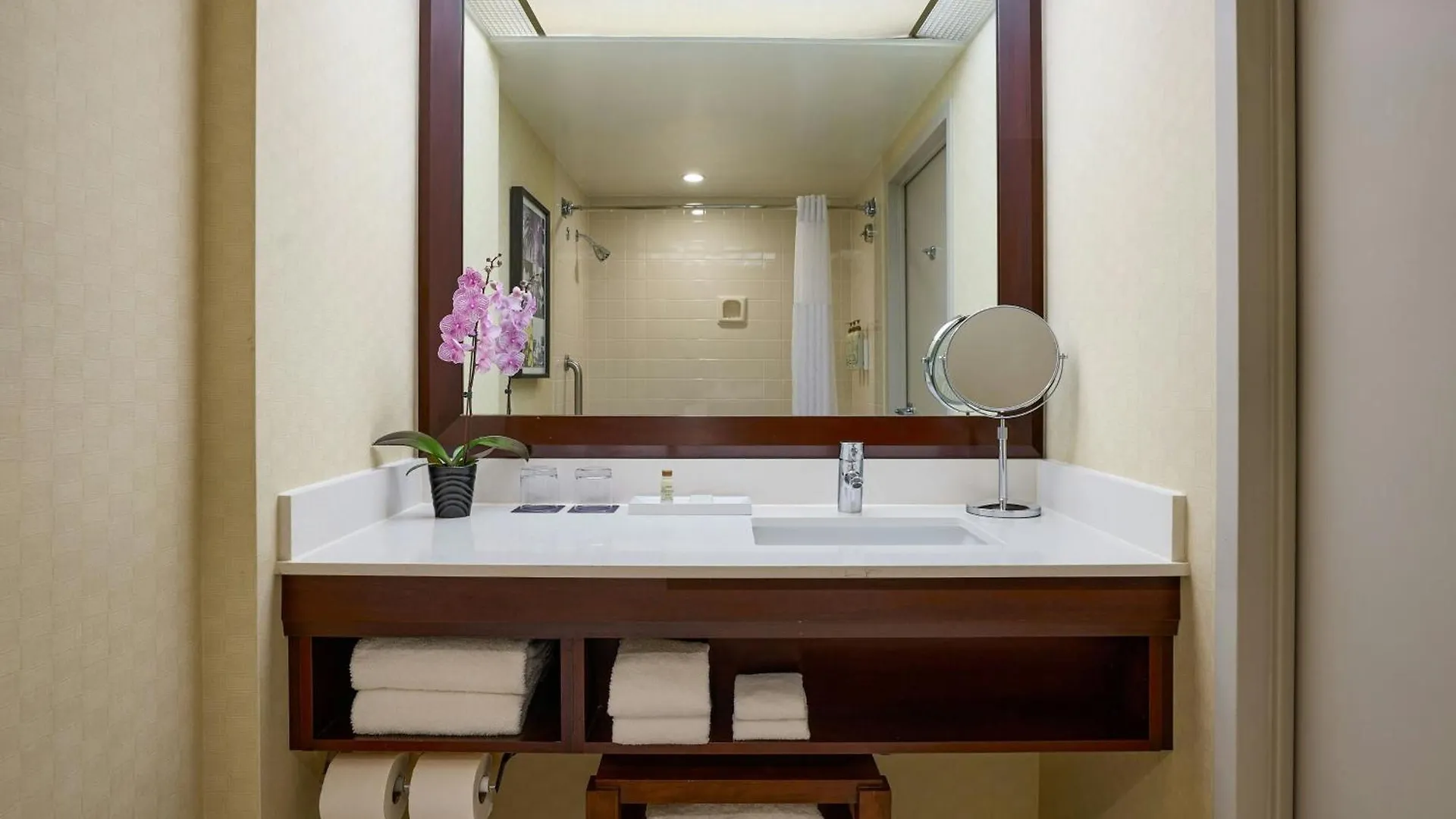Renaissance Los Angeles Airport Hotel